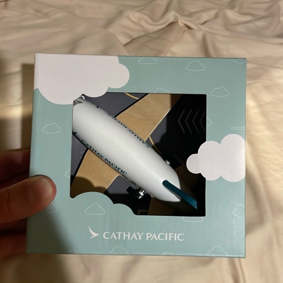 Cathay Pacific Pullback Wooden Toy Plane - Picture 4 of 8